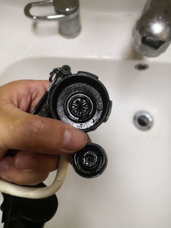 马桶水箱一直流水修理超详细的图片操作步骤