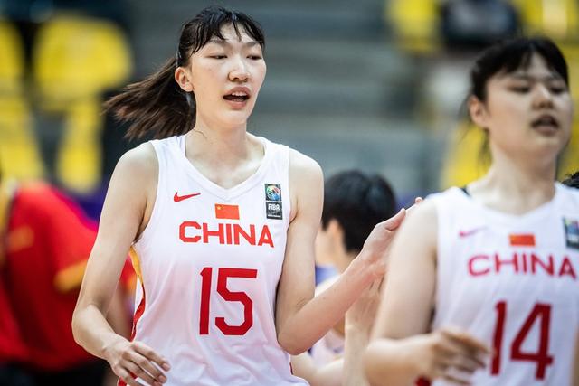 差一点！中国女篮5分之差不敌日本队，收获亚洲杯亚军