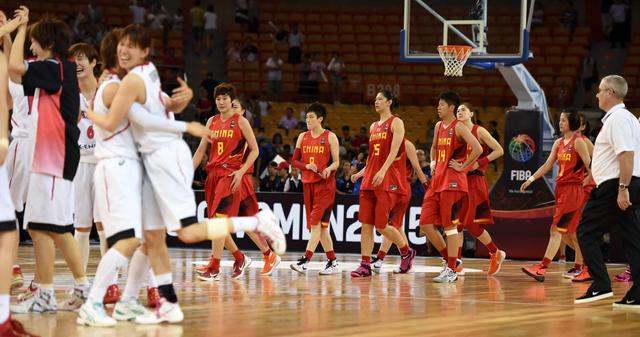 差一点！中国女篮5分之差不敌日本队，收获亚洲杯亚军