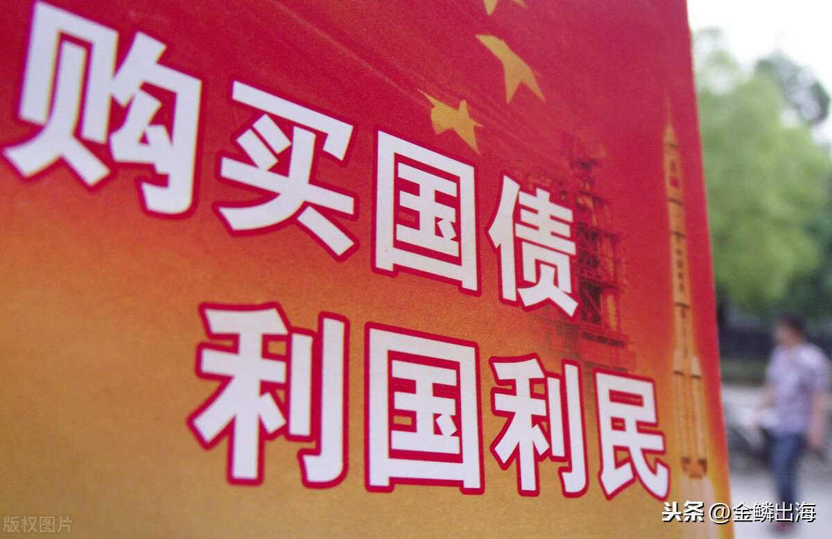 把100万存入余额宝,每天什么都不做,利息够维持家庭开支吗?